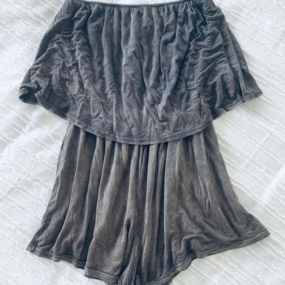 Women’s Romper, Gray Strapless Elastic Waist, Cotton, Size Medium, New - Picture 2 of 3